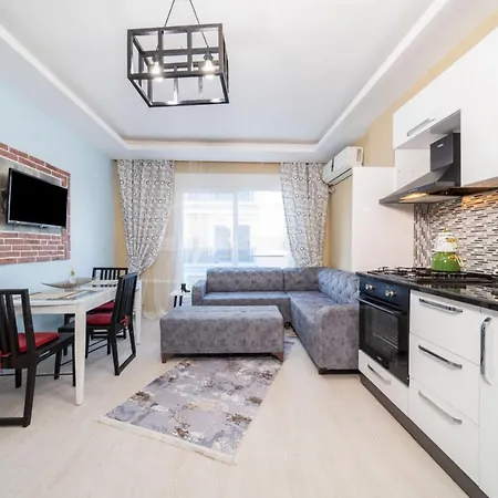 Business-friendly Flat Close To Beach In Konyaalti *